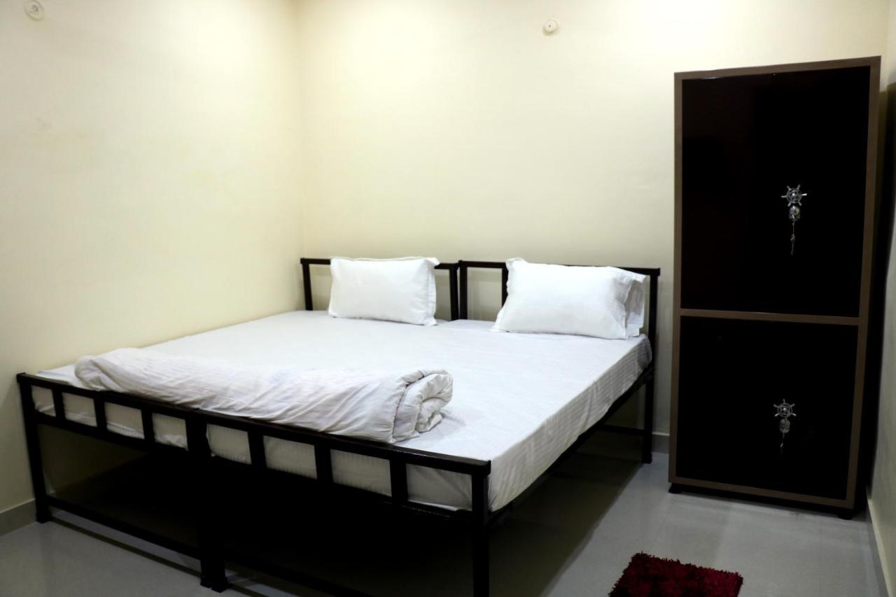 Saraswati Palace Varanasi Bagian luar foto
