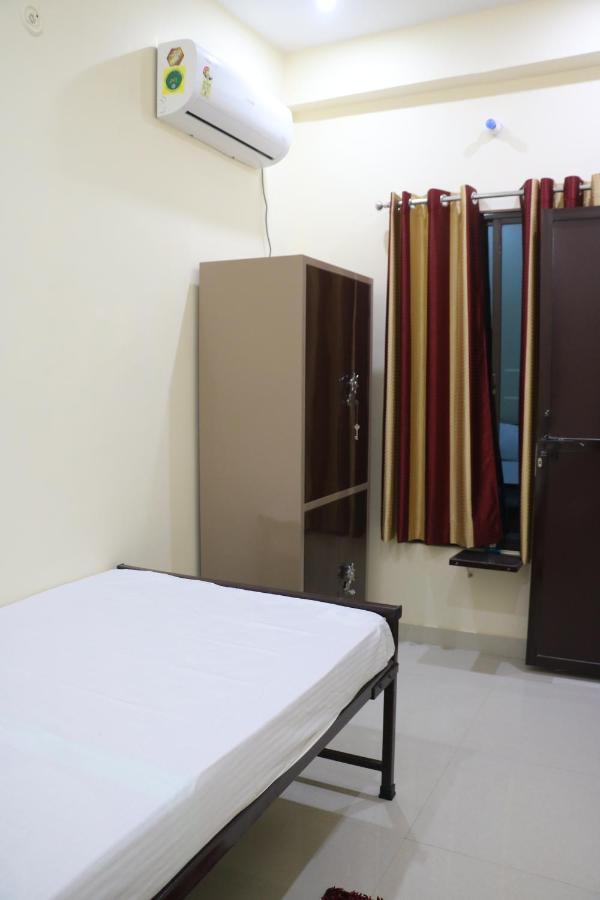 Saraswati Palace Varanasi Bagian luar foto